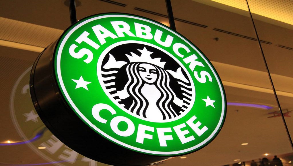 Starbucks Customers can now Choose Between Bitcoin or Apple Pay
