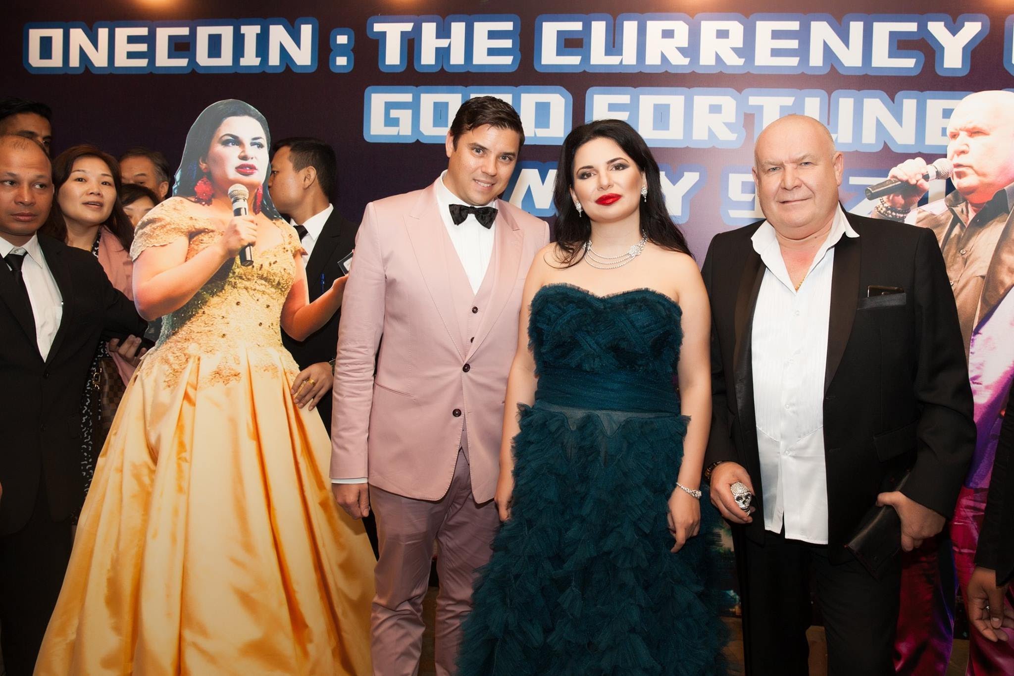 OneCoin Event Gets Crashed by Bitcoin Uncensored - Interview