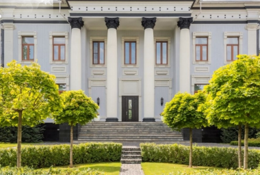 3000 Bitcoin Mansion for Sale in Russia Hindered by Lack of Regulation