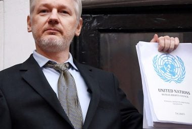 Wikileaks Founder Responds to Banking Blockade 2.0: "Use Cryptocurrencies"