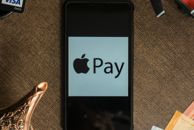 Apple Pay Cash Launches as Users and Developers Turn to Bitcoin