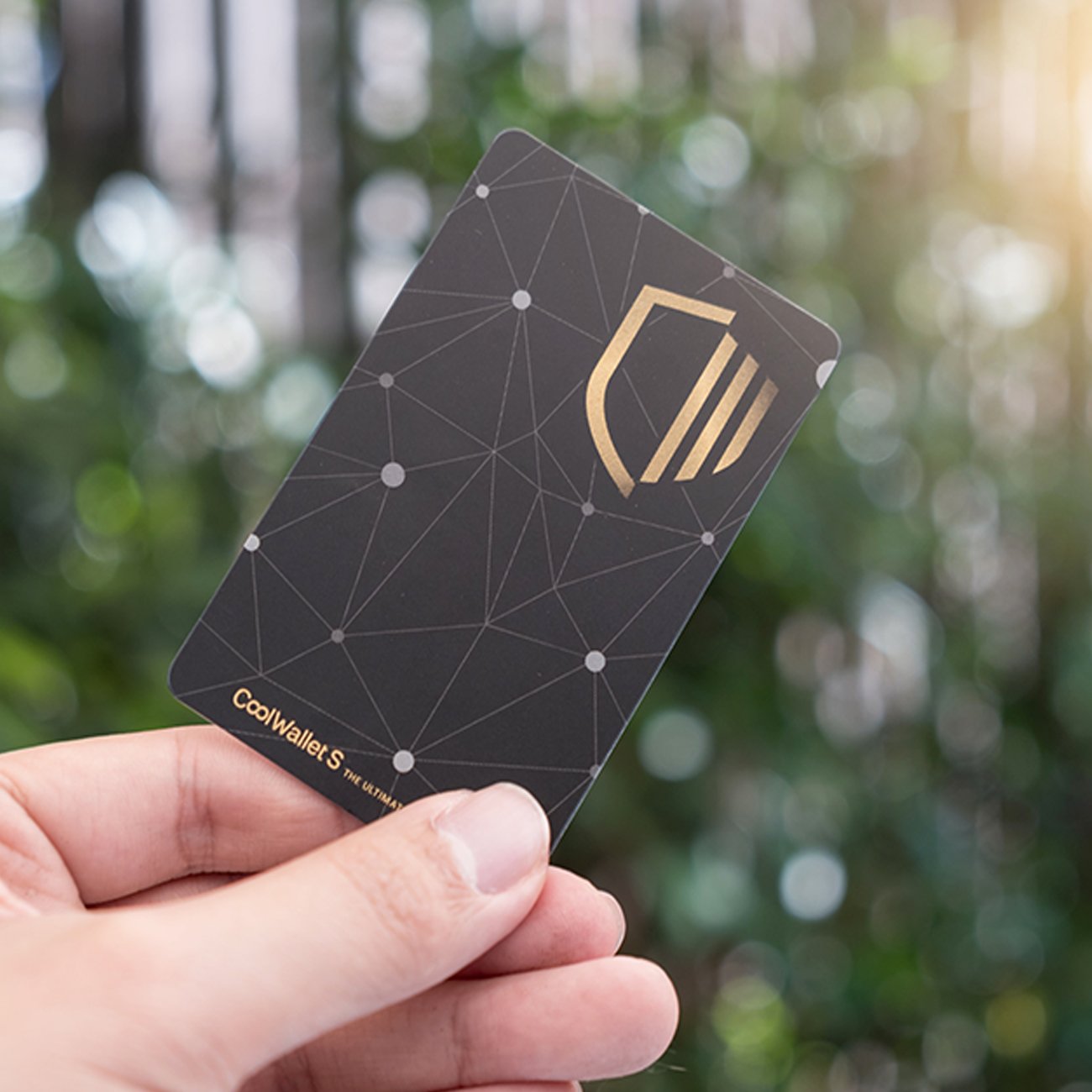 A Look at the Credit Card Shaped Hardware Device Called 'Coolwallet'