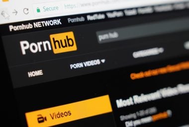 The Daily: Pornhub Adds New Tokens, Fcoin Defends Trans-Fee, Coinbase Goes Pro