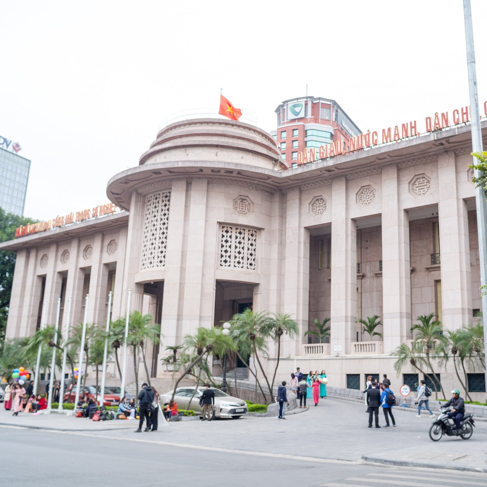 Vietnam's Central Bank Thinks Cryptocurrency Miners Should be Banned
