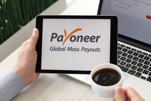 Skeptical Payoneer CEO Dismisses Idea of Single Currency Like Bitcoin as Unrealistic