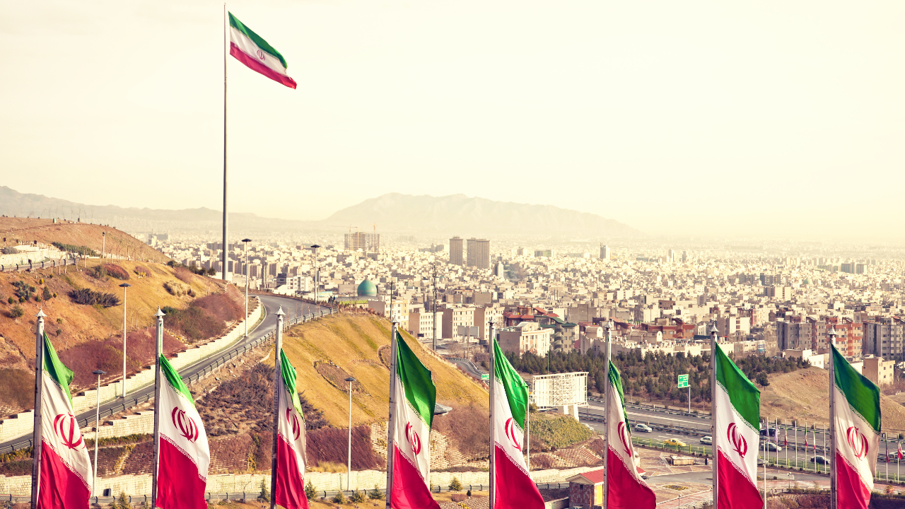 Iran Licenses 14 Bitcoin Mining Farms, Cuts Electricity Tariff up to 47% for Miners