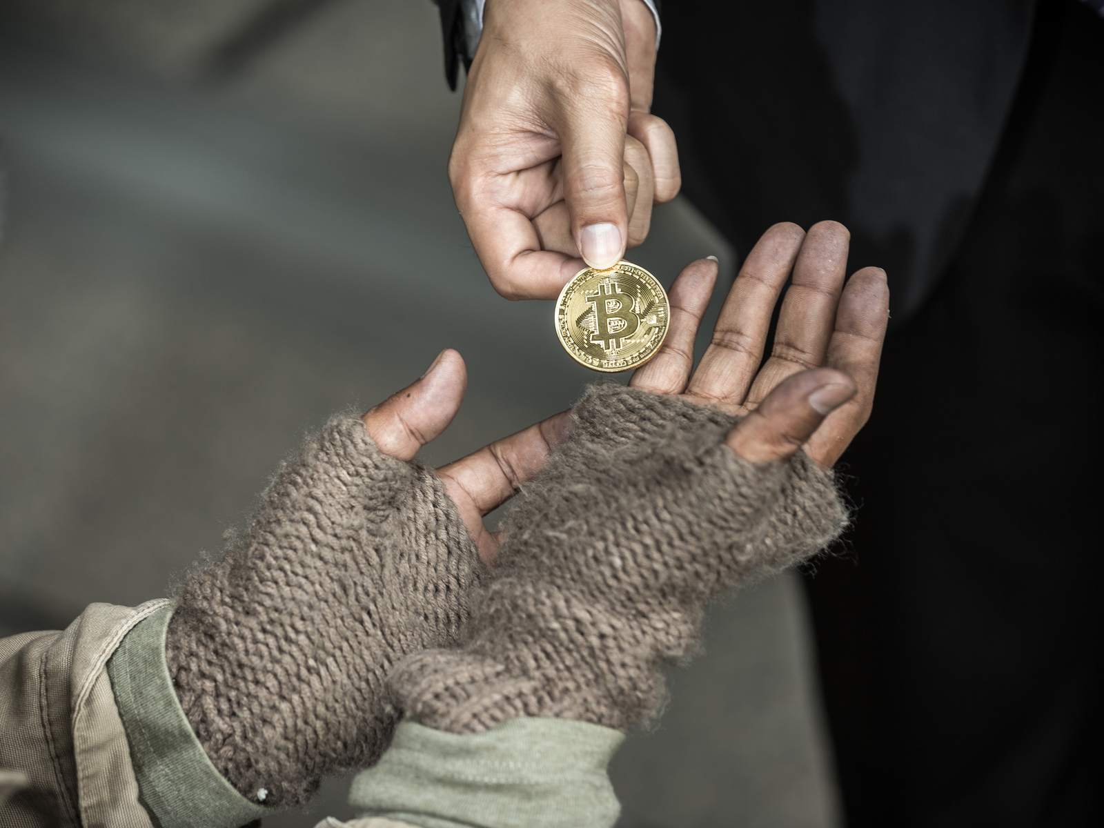 In the Daily: Bitcoin Begging, NEM Foundation Fighting, Huobi Prime
