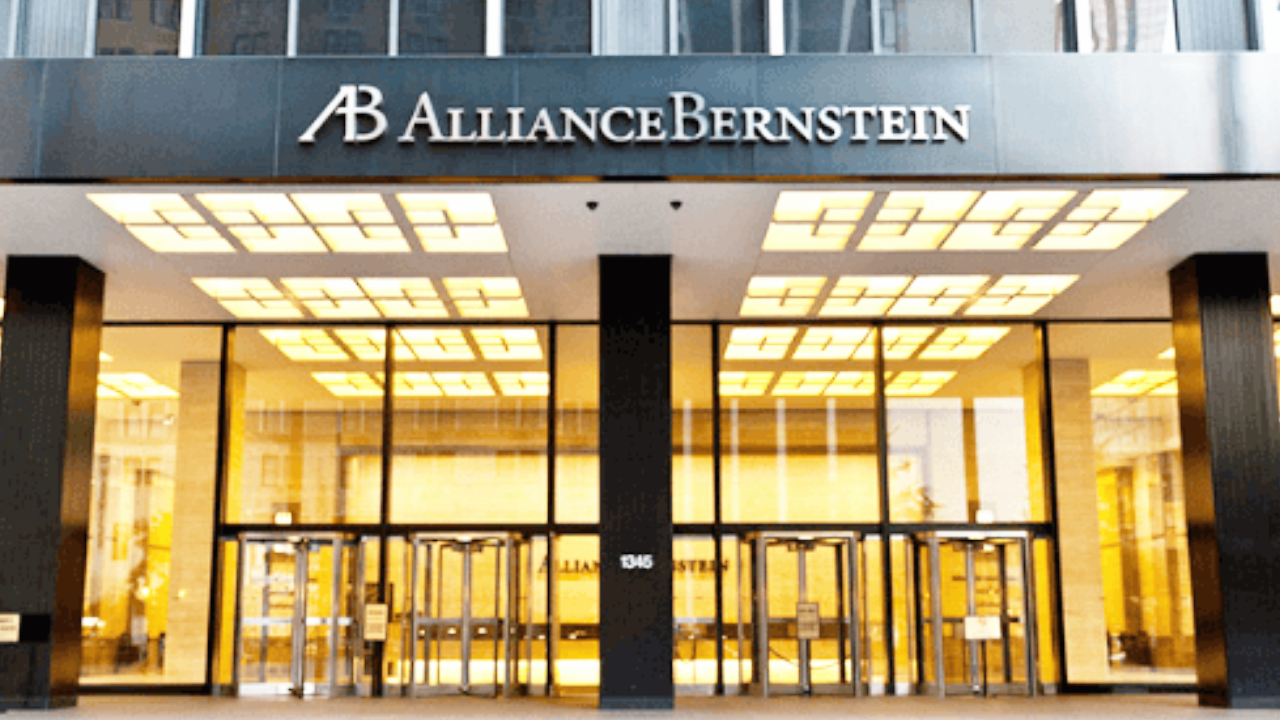 Alliance Bernstein Tells Clients Bitcoin Has a Role in Asset Allocation