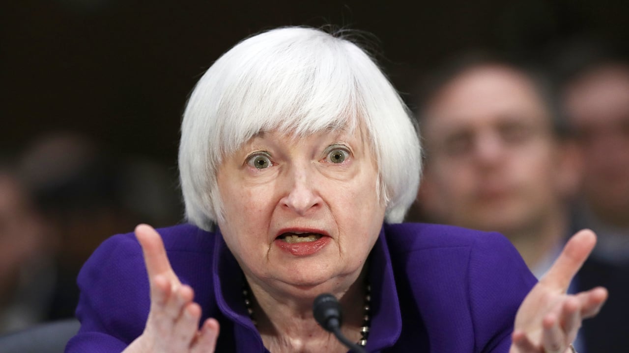 Janet Yellen Warns Bitcoin Is 'Extremely Inefficient' and 'Highly Speculative' as BTC Price Plunges