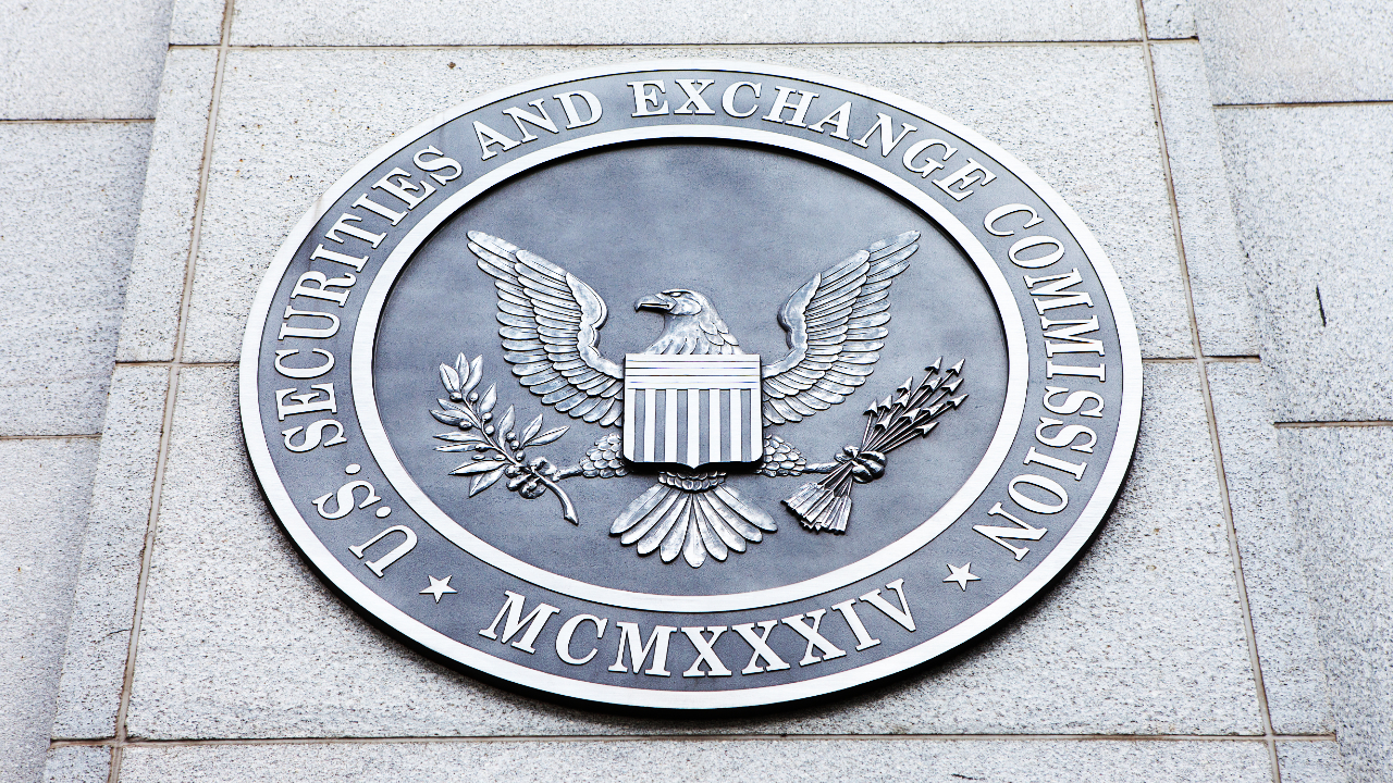 JP Morgan Warns of Falling BTC Price With Bitcoin ETF Approval in US