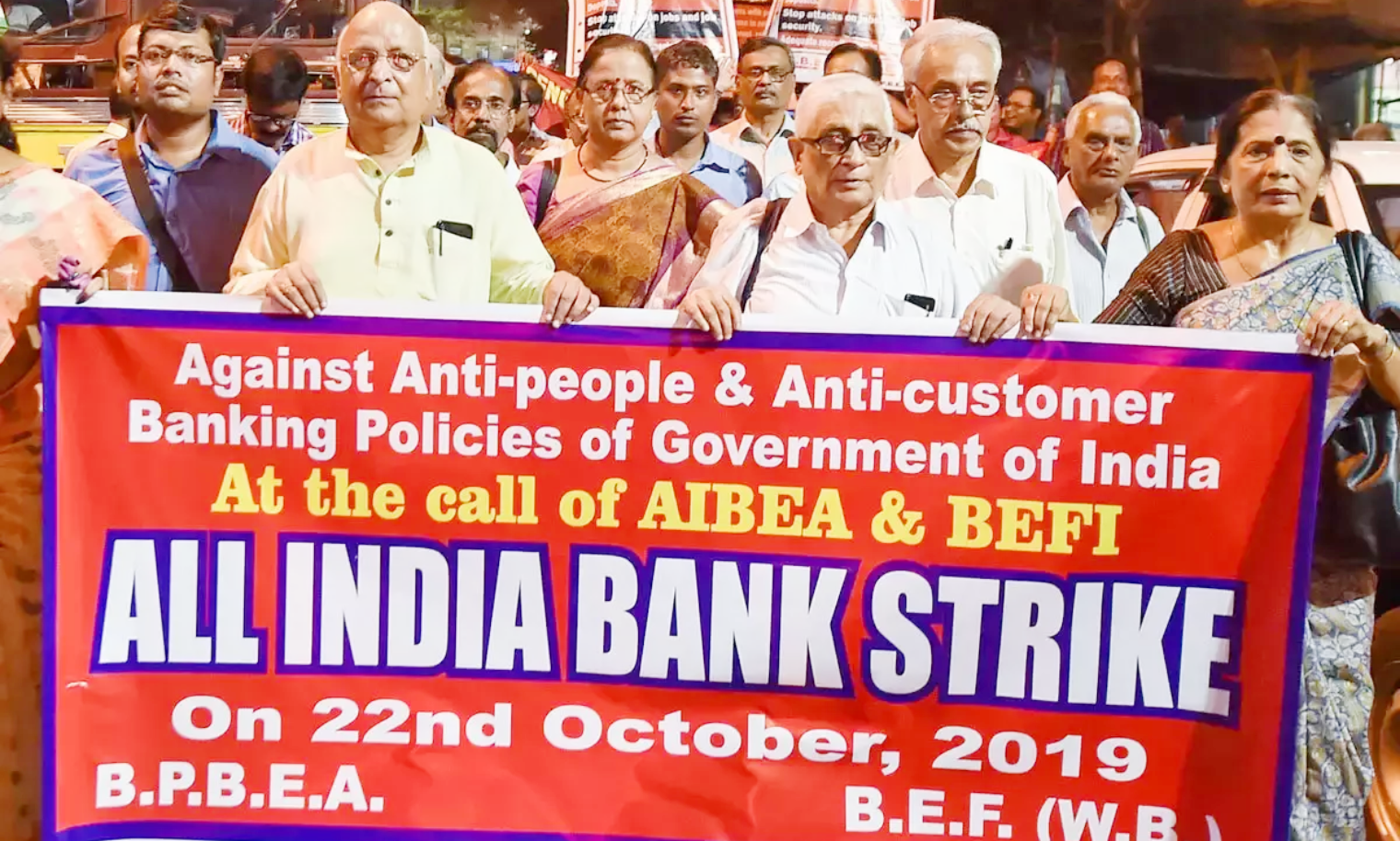 Bank Crisis Spreads in India - Deaths, Strike, Supreme Court Denial Bank Crisis Spreads in India - Deaths, Strike, Supreme Court Denial