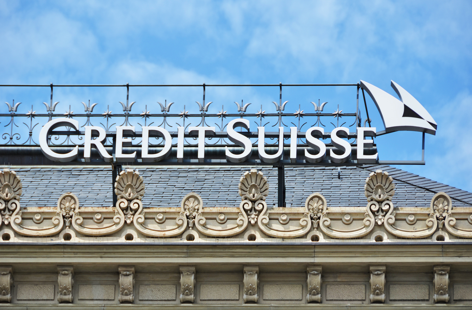 Credit Suisse Is Latest Bank to Charge Clients for Cash Deposits