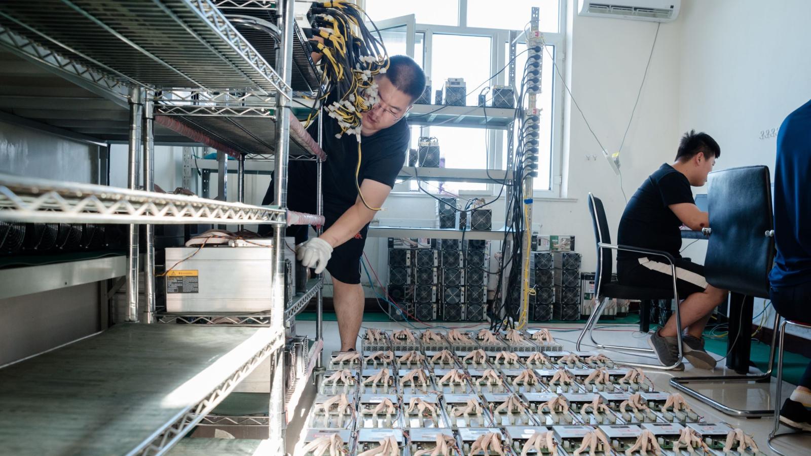Coronavirus Quarantine Controls and Shipping Delays Impact Bitcoin Miners Coronavirus Quarantine Controls and Shipping Delays Impact Bitcoin Miners