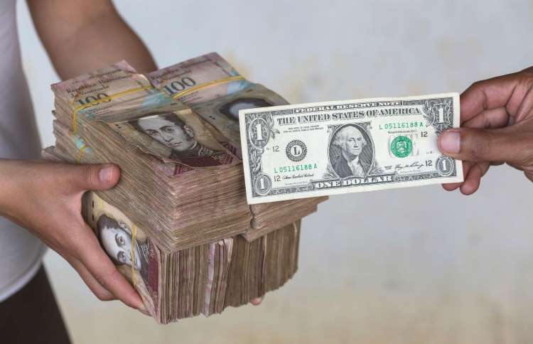 Maduro Orders Venezuelan Bank Closures Amid Coronavirus Scare Maduro Orders Venezuelan Bank Closures Amid Coronavirus Scare