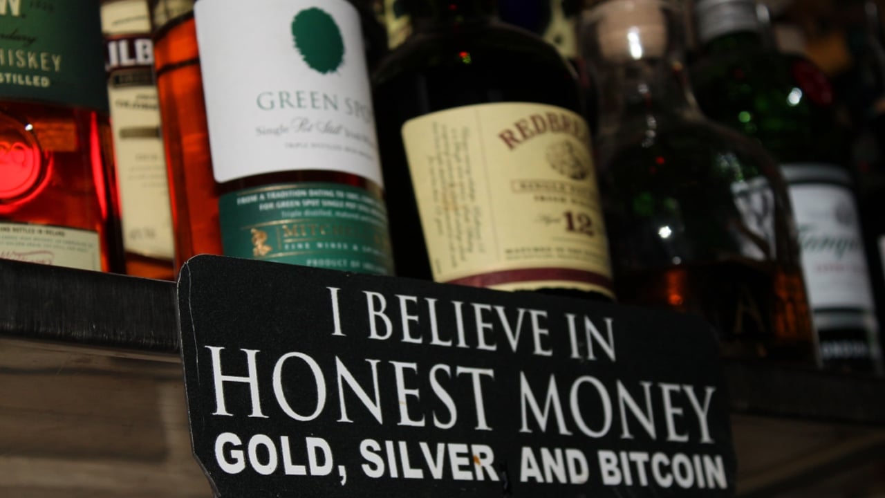 Bitcoin Bar 'Room 77' Shuts Down