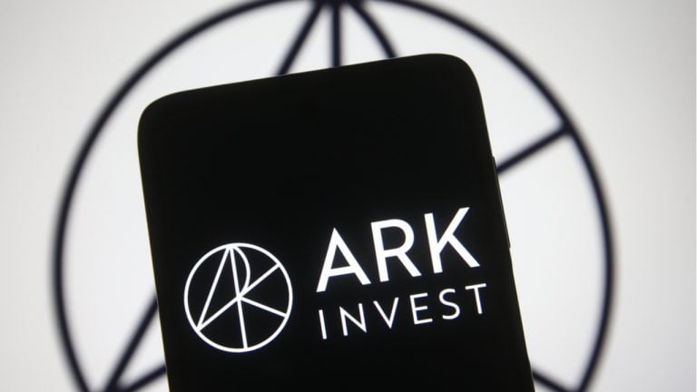 Cathie Wood Bought the Dip: Ark Invest Purchases One Million GBTC Shares