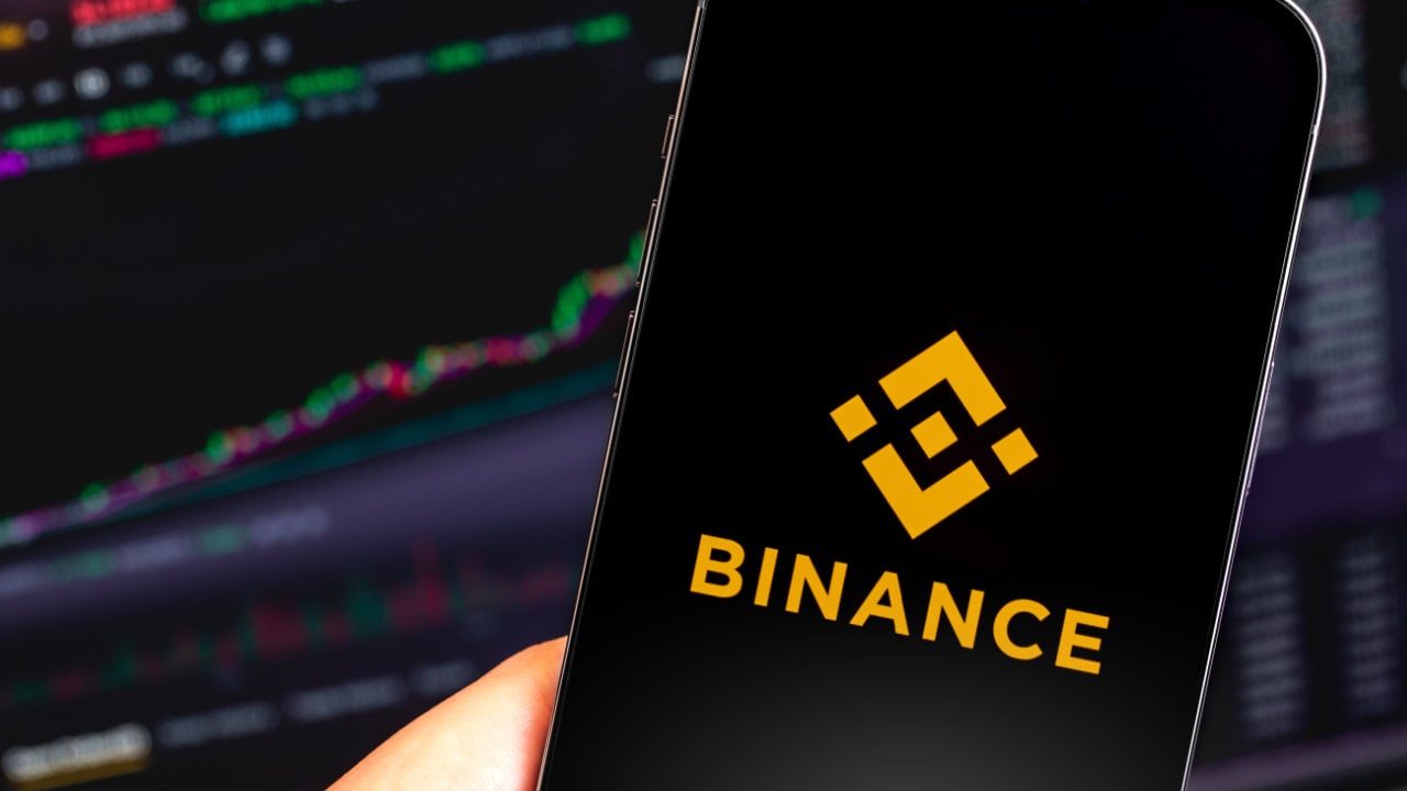 Crypto Exchange Binance Plans to Be Regulated Financial Institution, Seeks  CEO With Strong Compliance Background – Bitcoin News