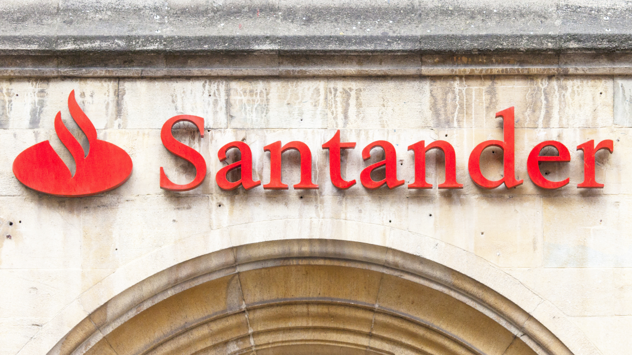 Según Barclays, Santander Bank está bloqueando los pagos a Binance, citando la protección del cliente