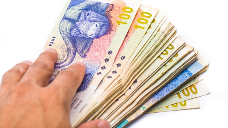 South African Central Bank Warns Citizens Against Accepting Tainted Banknotes
