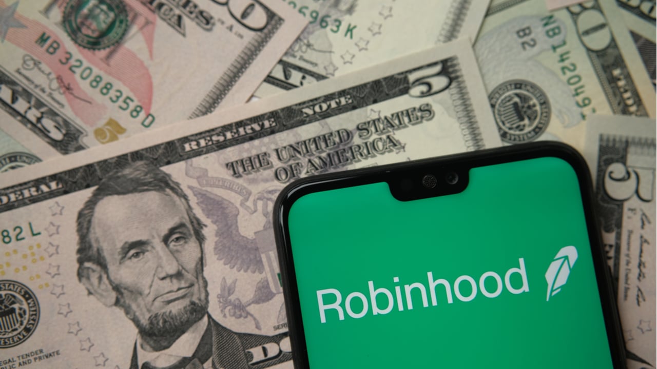 Robinhood Raises Almost $2 Billion in IPO, Falls Short of Expected $35 Billio...