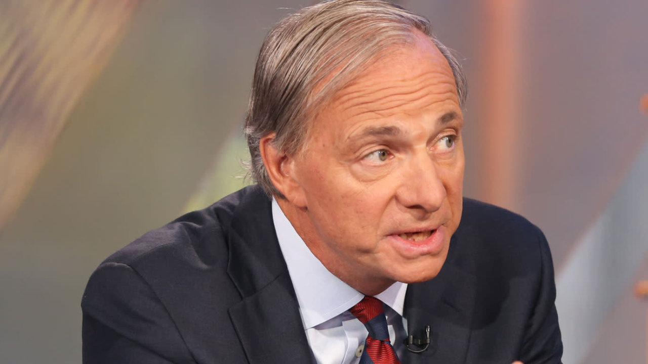 Billionaire Hedge Fund Manager Ray Dalio Still Concerned Government Could Outlaw Cryptocurrency