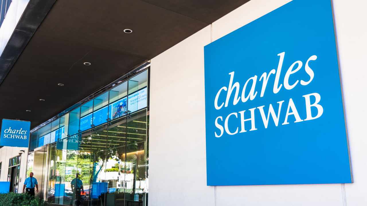 Charles Schwab Strategist Skeptical of Crypto — Puts Faith in Banking System,...