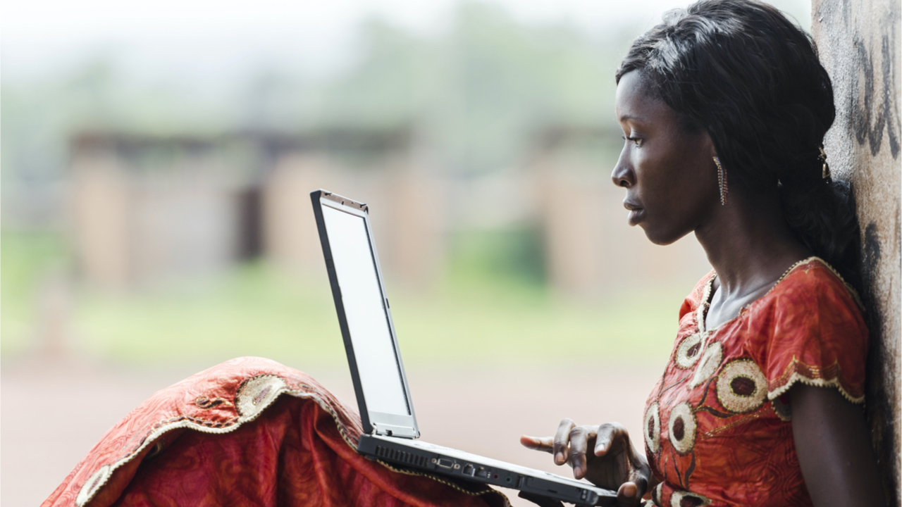 Uso de una aplicación de préstamos criptográficos para llevar servicios financieros a grupos excluidos en África