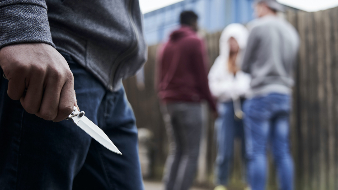 London College Student Robbed at Knifepoint by 8 Thugs for $93K in Bitcoin