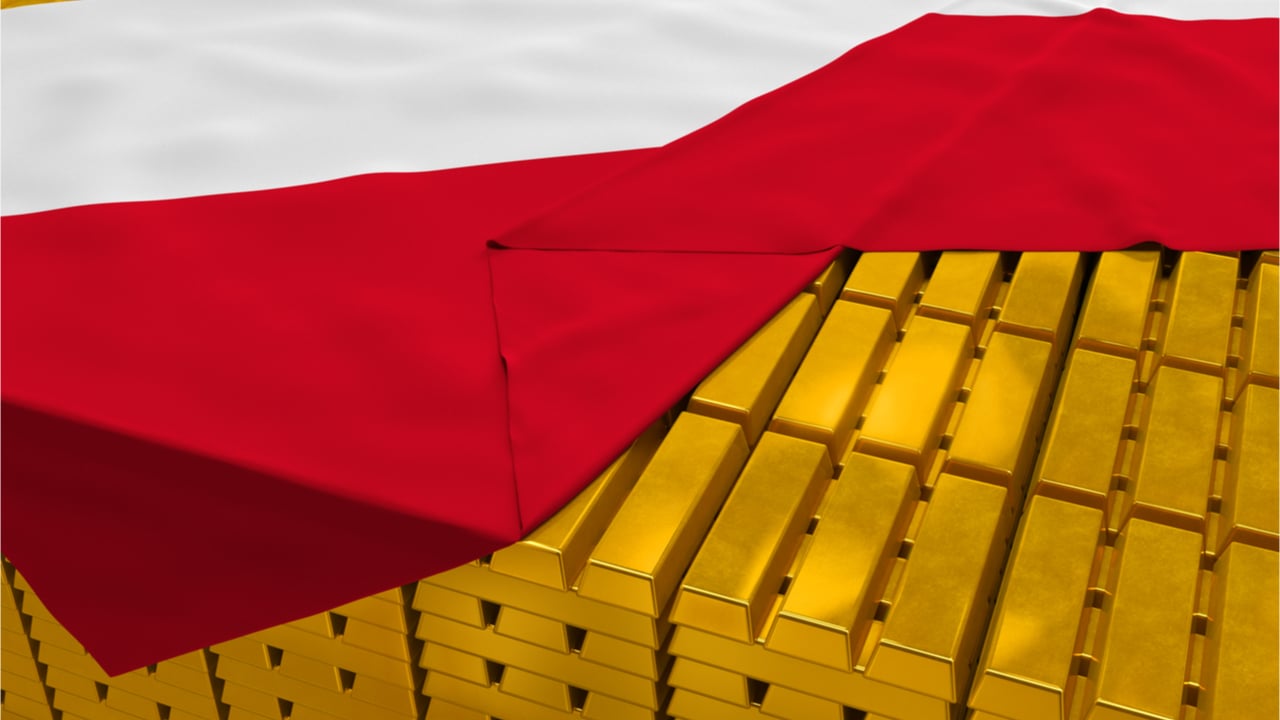 Poland’s Central Bank Says It Will Add 100 Tons of Gold to Existing Holdings in 2022