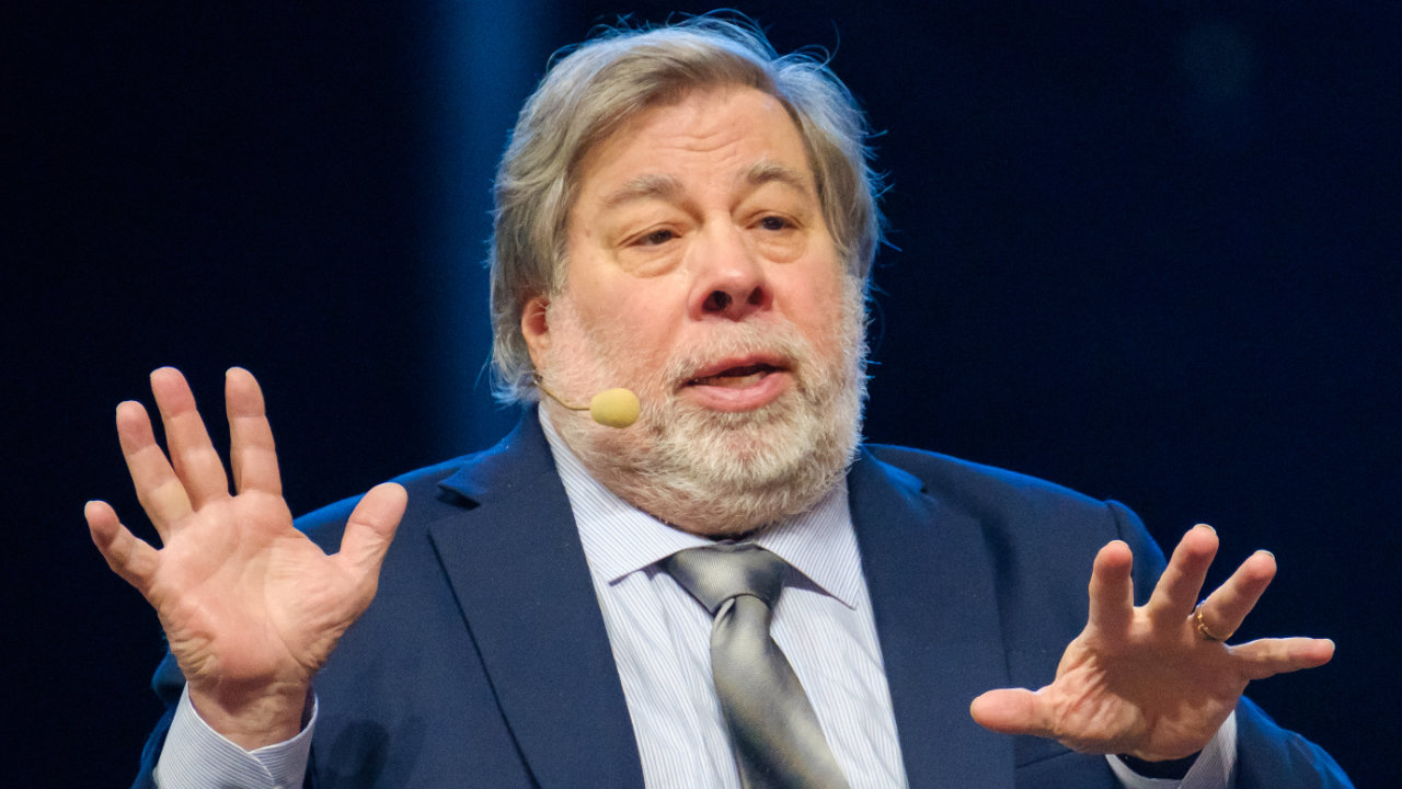 El cofundador de Apple, Steve Wozniak, advierte a los gobiernos que nunca saquen las criptomonedas fuera de su control