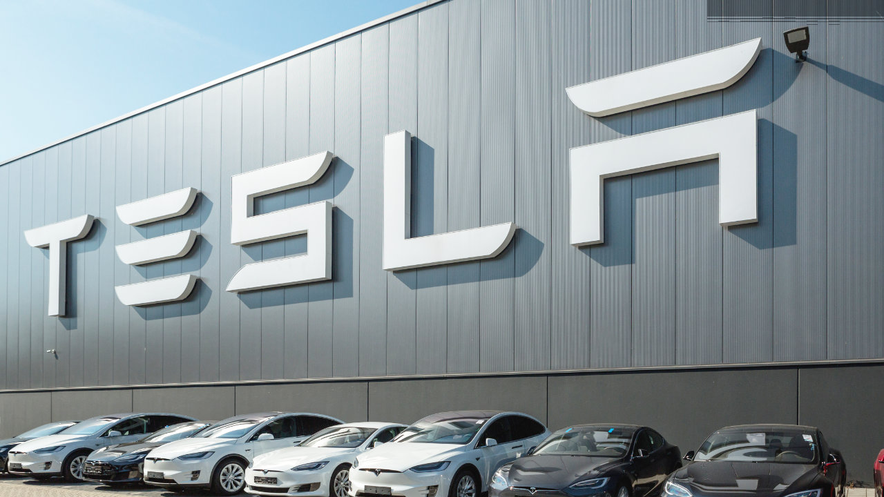 Tesla Informs SEC It May Restart Transacting in Cryptocurrencies