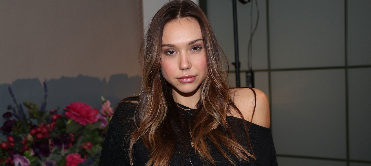 Socialite and model Alexis Ren do not believe in dollar economy, says crypto is an effective alternative