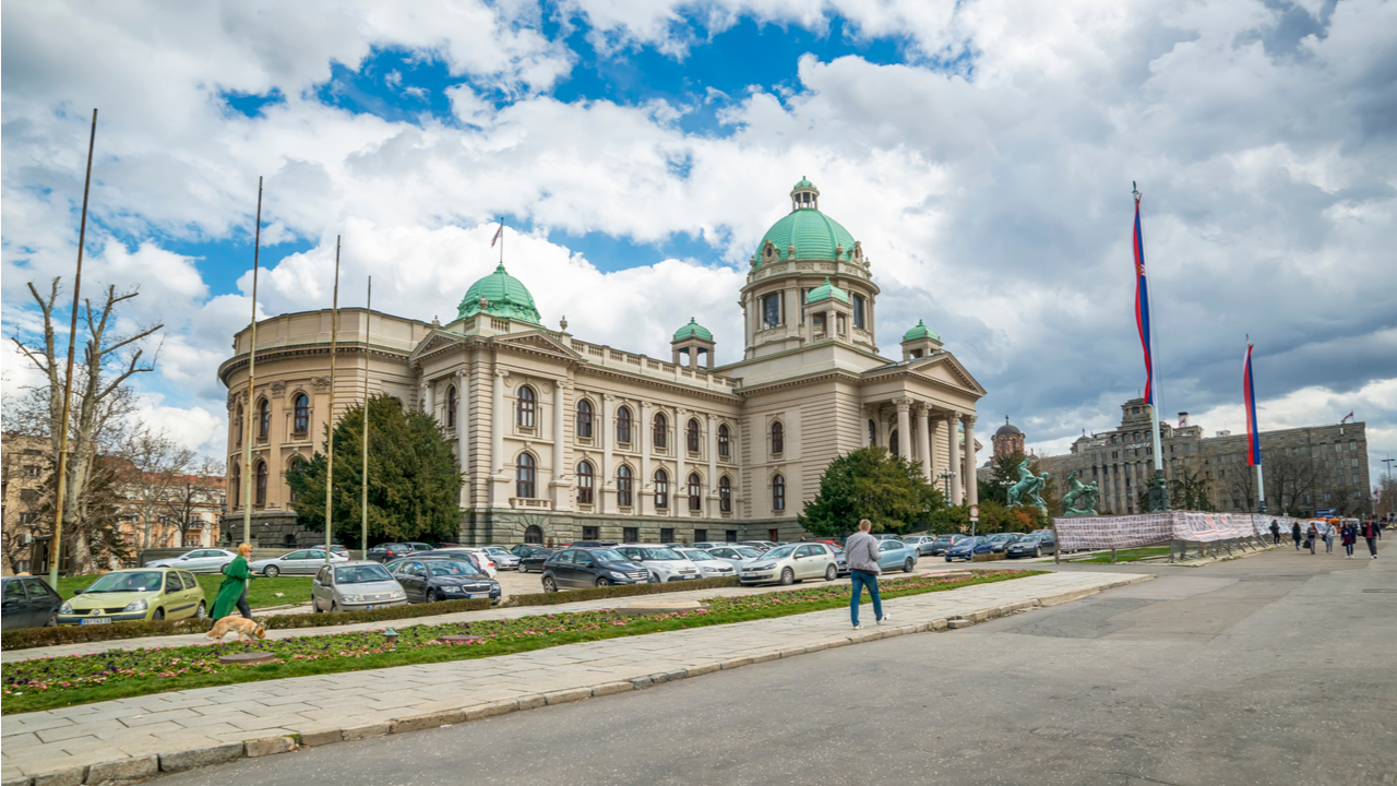 Serbia revisa las solicitudes de licencia de 3 intercambios de criptomonedas