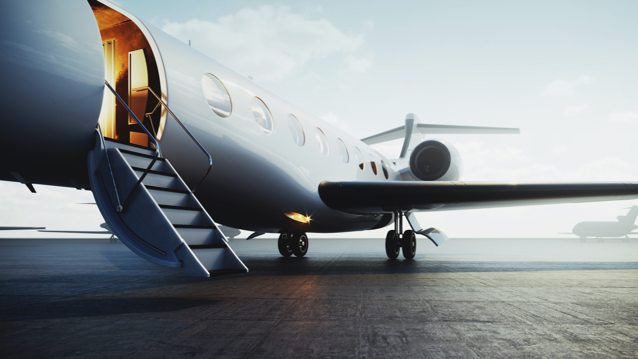 Stratos Jet Charters Reveals Crypto Payment Acceptance for Flights via FTX Pay