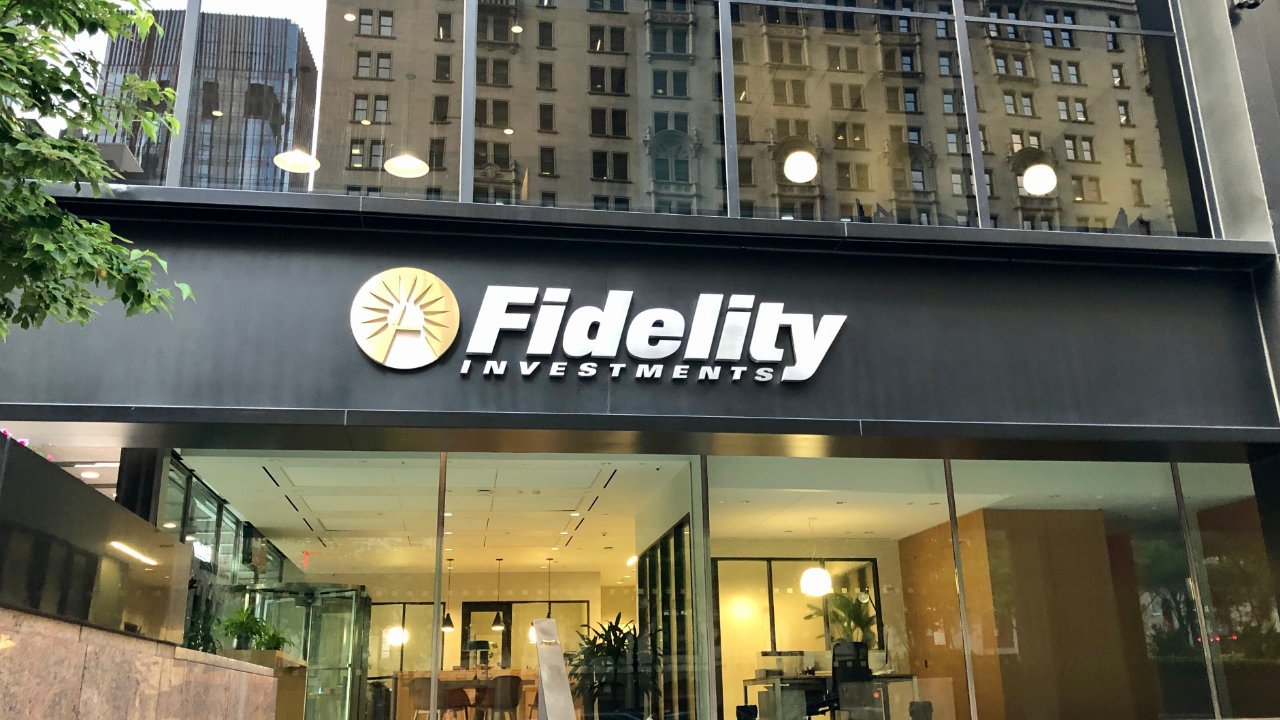 Fidelity Expects Sovereign States and Central Banks to Acquire Bitcoin Citing ‘Very High Stakes Game Theory’
