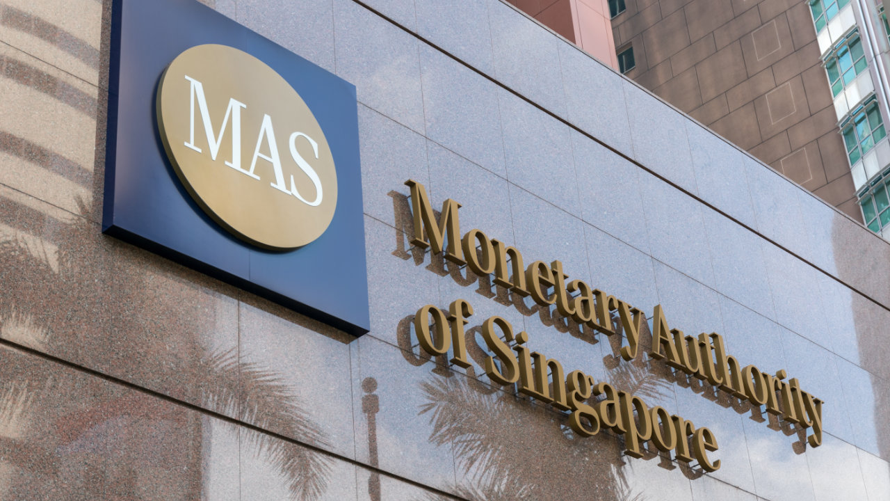 Singapore Restricts Crypto Ads — Central Bank Says Crypto Trading Not Suitabl...