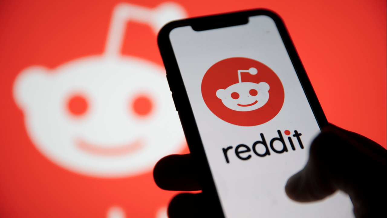 Reddit Reportedly Testing NFT Profile Pic Functionality