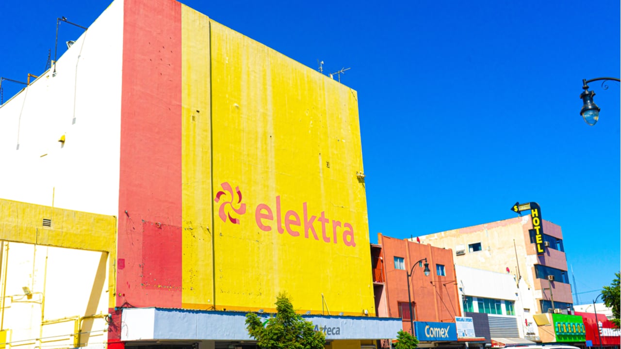 Ricardo Salinas Pliego Hints at Elektra Group Selling Bitcoin in Its Stores