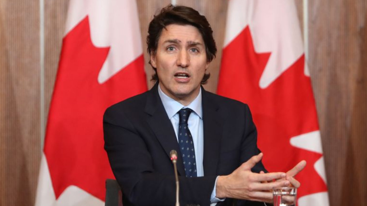 La policía canadiense comienza a desbloquear cuentas vinculadas a Freedom Convoy mientras Trudeau rescinde la ley de emergencia