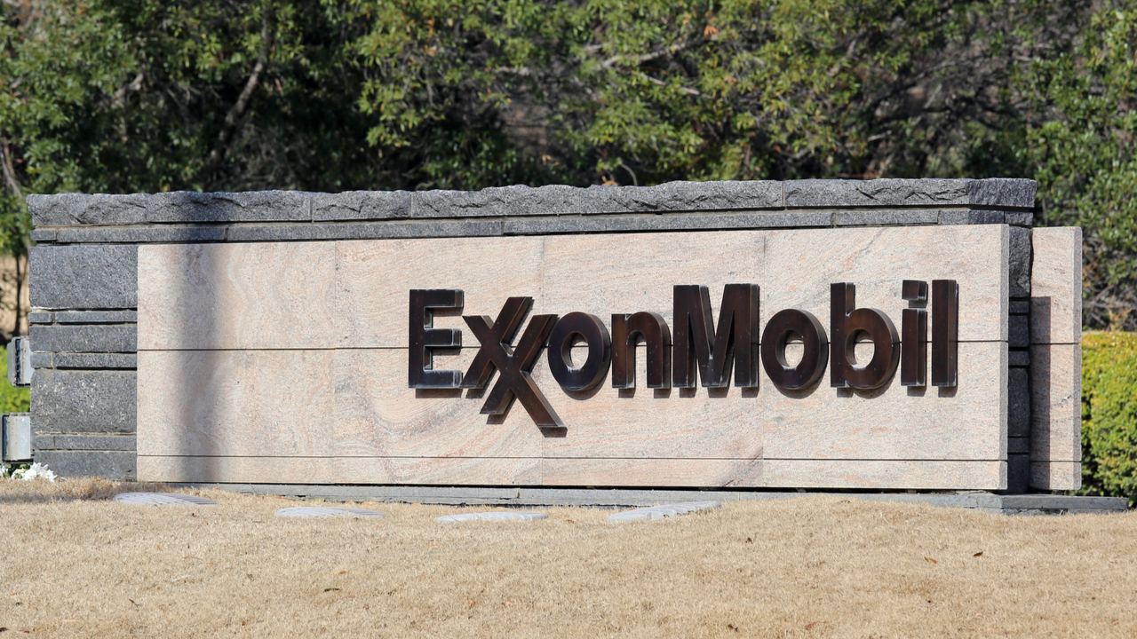  Gas Giant Exxon Is Running a Gas-to-Bitcoin Mining Pilot Program successful  North Dakota