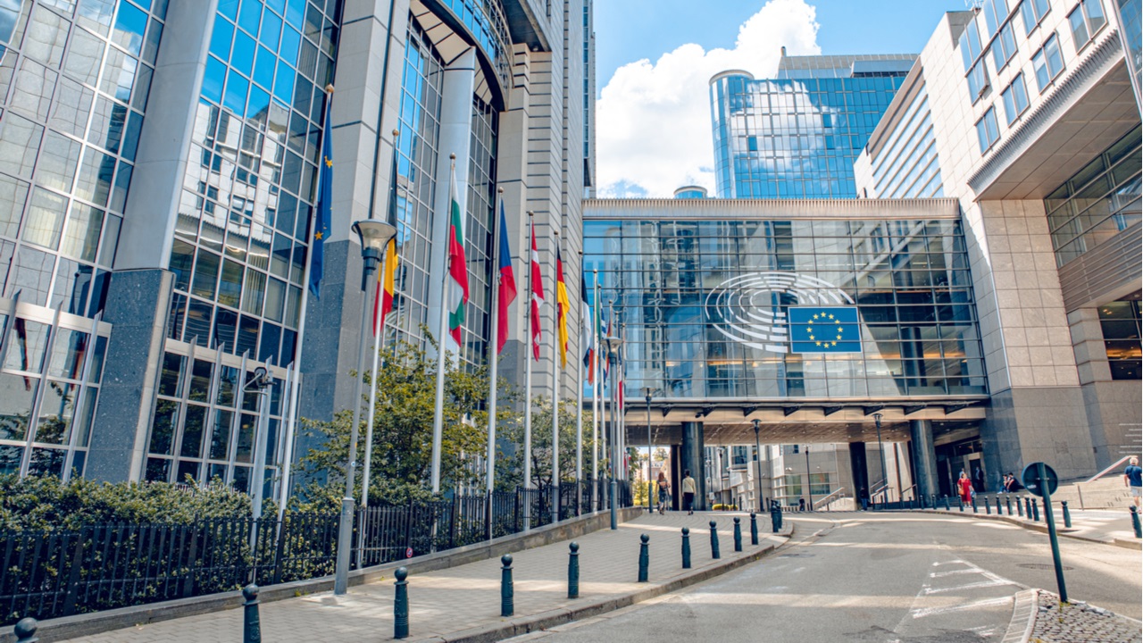 EU Lawmakers Back Regulation Threatening Unhosted Crypto Wallets, Defi Space