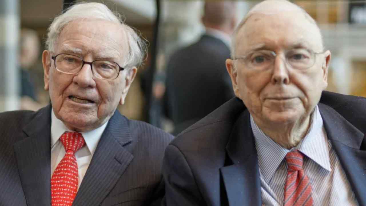 Warren Buffett Won't Pay $25 for All Bitcoin in the World — Charlie Munger Calls BTC 'Stupid and Evil'