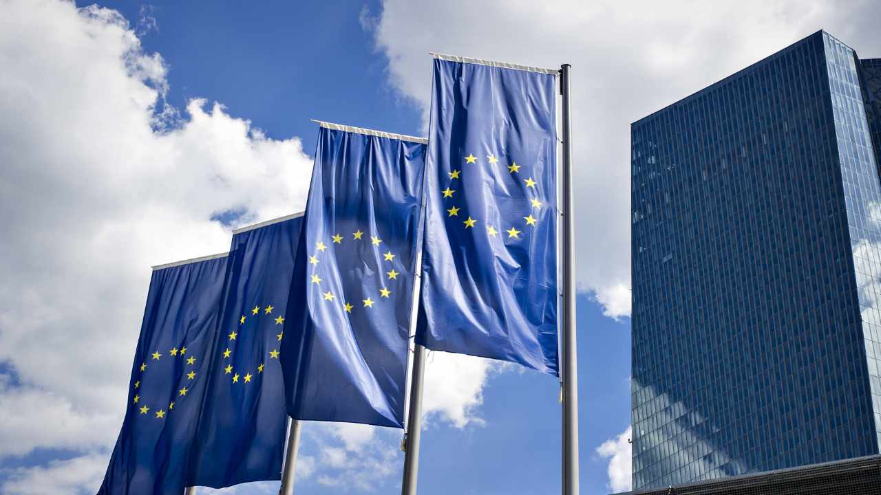 El regulador de la UE advierte que el aumento de la inflación podría llevar a los inversores a las criptomonedas: pide un marco regulatorio unificado