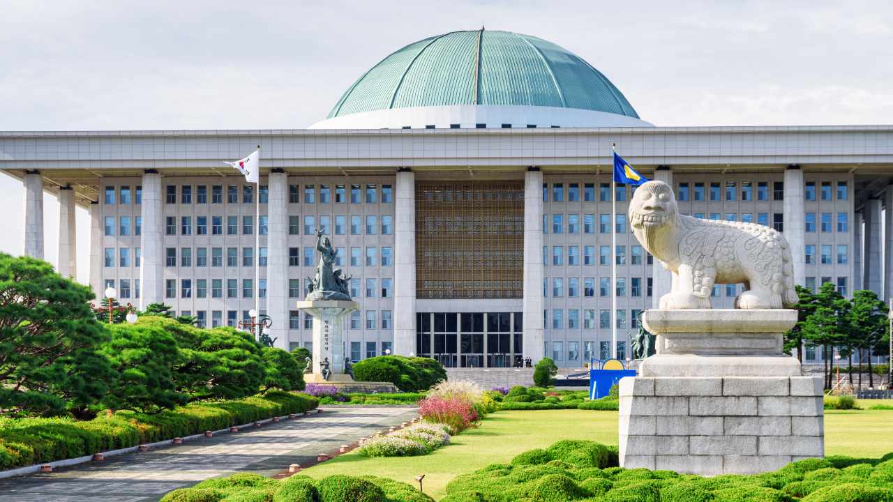 Korean Government Considers Imposing Unified Listing Standard on Crypto Excha...