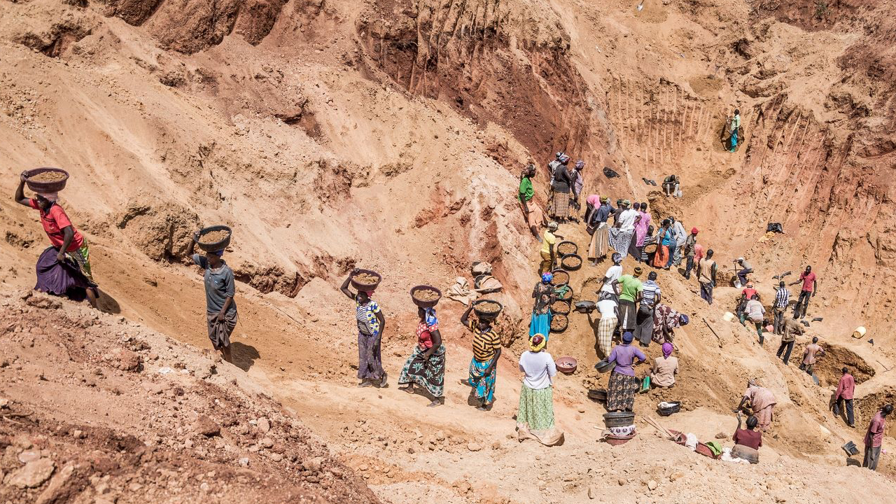 Los estudios de exploración de las reclamaciones de Uganda descubrieron 31 millones de toneladas de oro