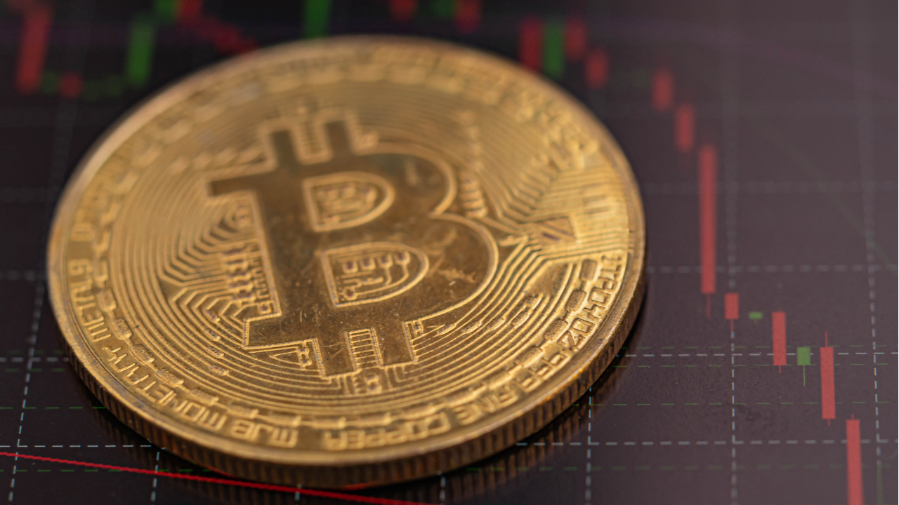 Bitcoin, Ethereum Technical Analysis: BTC Falls Below $22,000 to Start the Week