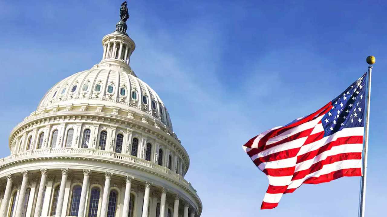 US Senators Introduce Bipartisan Bill to Exempt Small Crypto Transactions Fro...