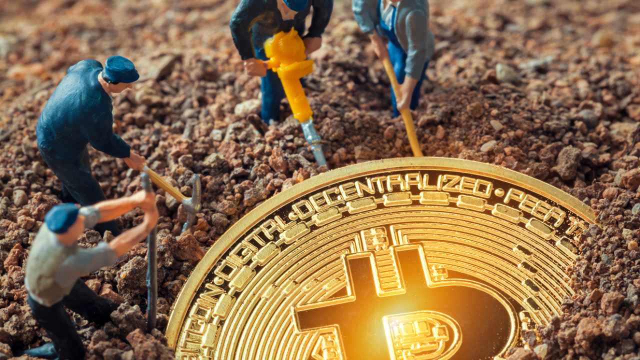 Iran Starts Licensing Crypto Miners Under New Regulatory Framework – Regulation Bitcoin News