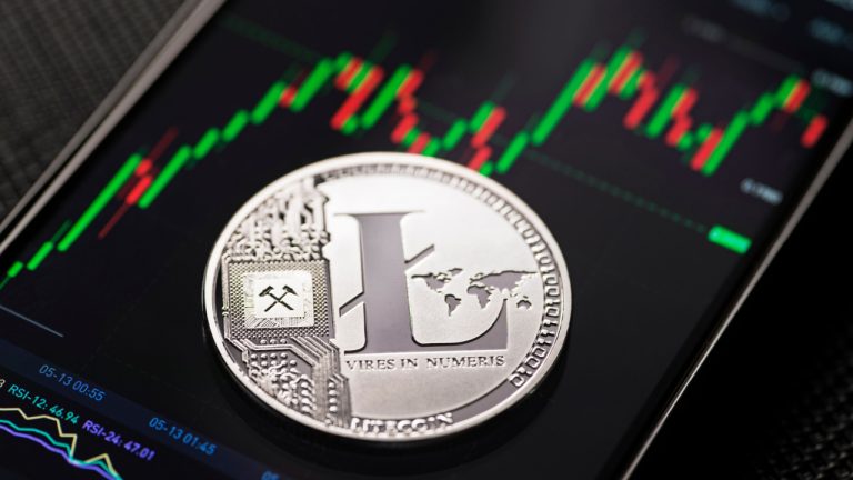 Biggest Movers: LTC Hits Highest Point Since June, as APE Climbs to 3-Week High