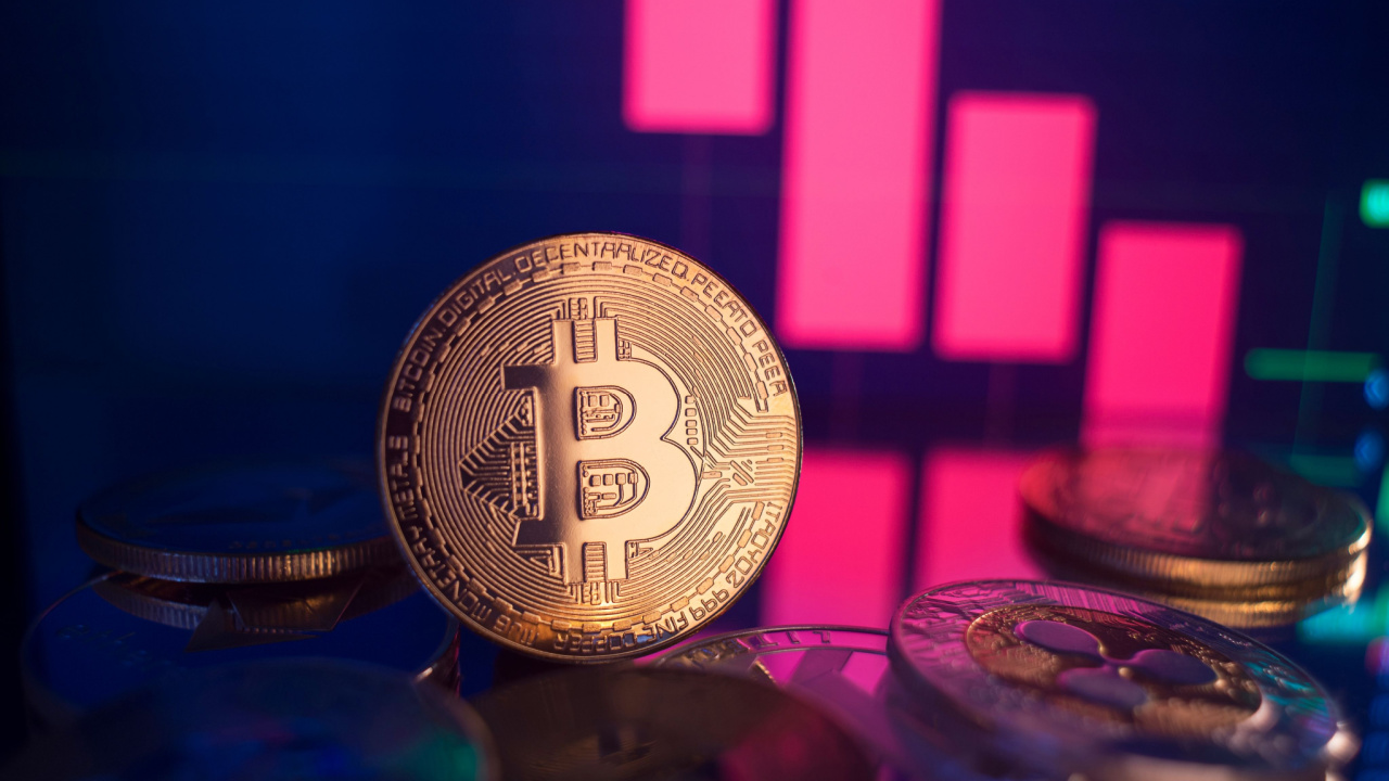 BTC Below $19,000 as Sentiment in Crypto Remains Bearish – Market Updates Bitcoin News